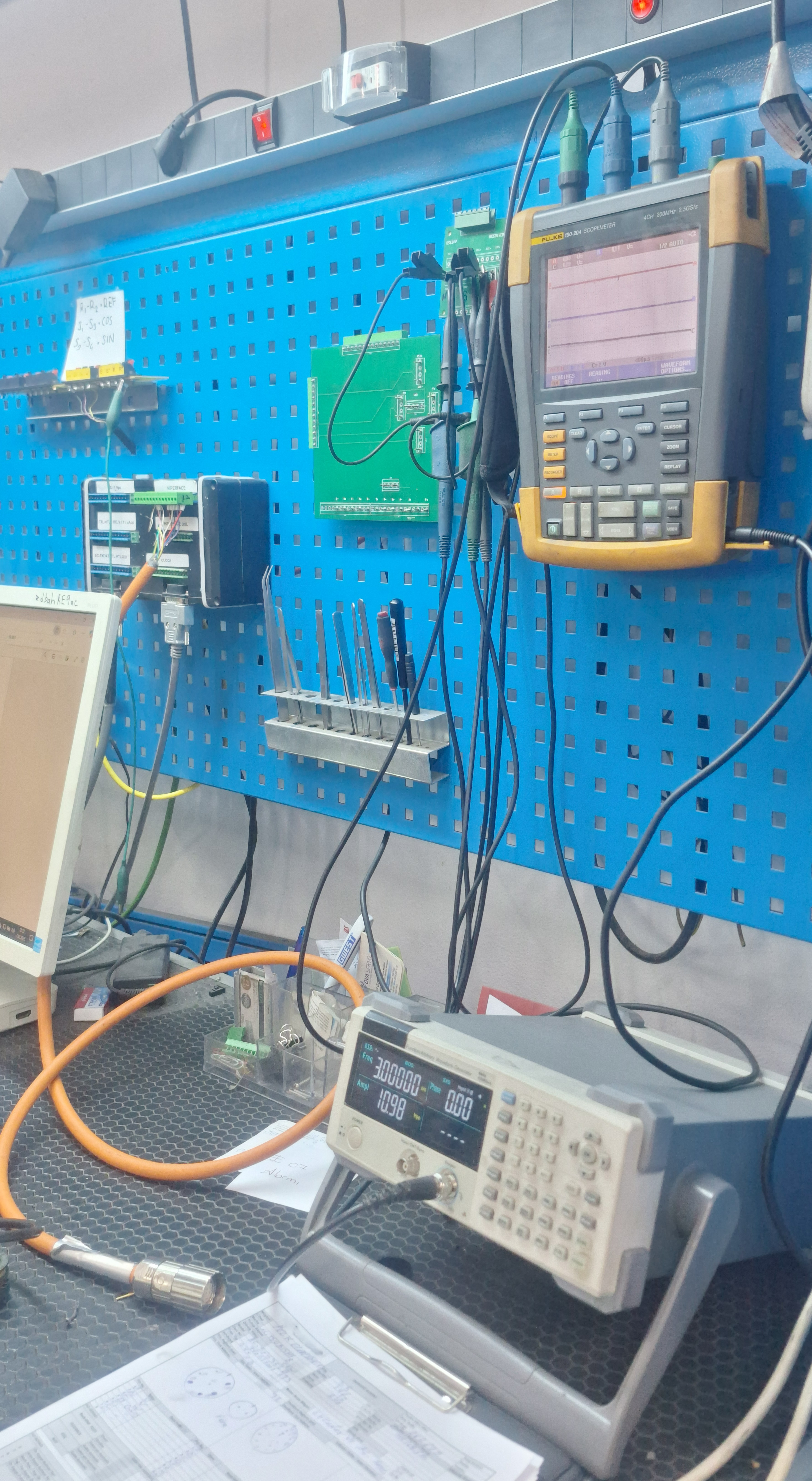 Laboratory bench: devices and measuring equipment.